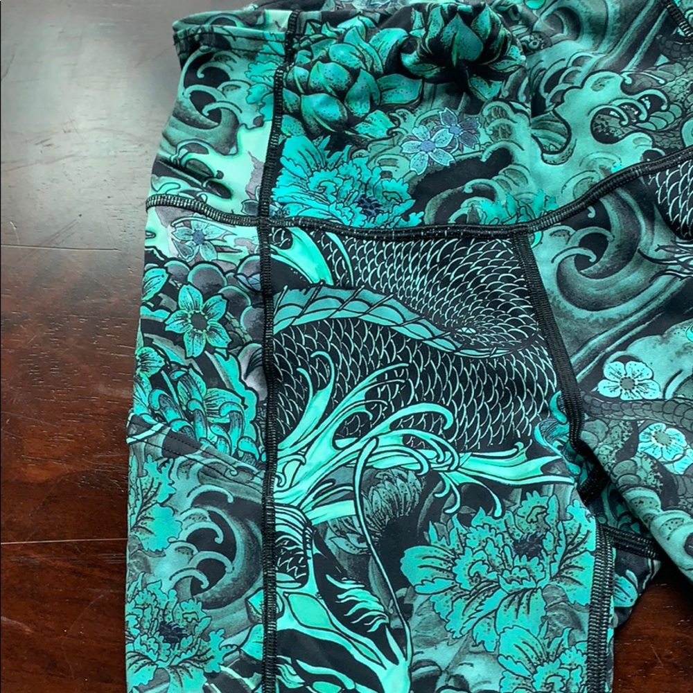 Lululemon crop leggings with pockets